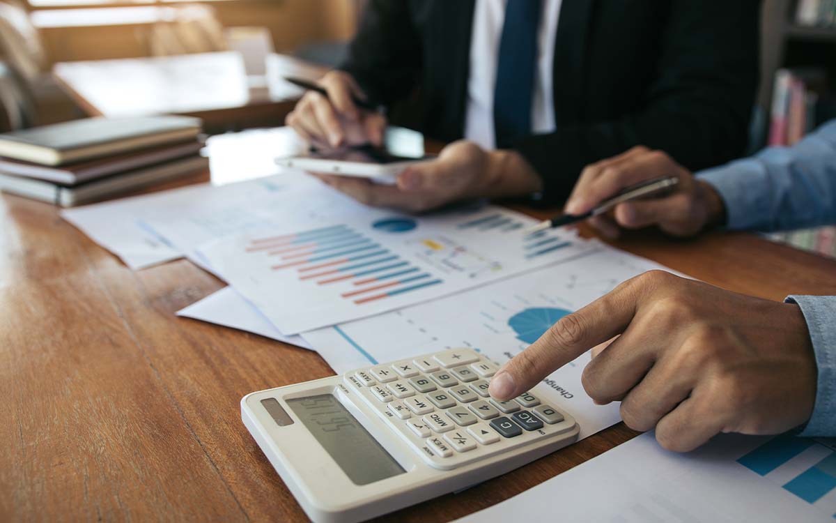Finanzas para Emprendedores: Controlando el Pulso Económico