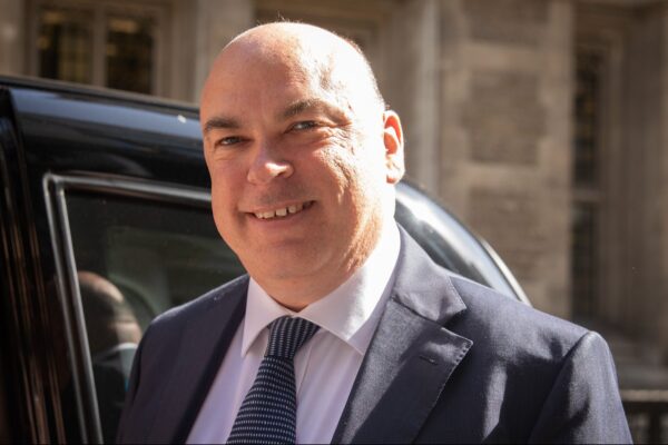 El empresario británico Mike Lynch desapareció tras hundirse su yate en una tormenta