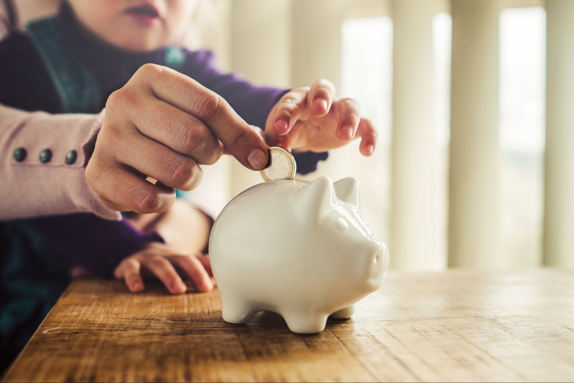Cómo enseñar a los niños sobre el dinero y prepararlos para el éxito