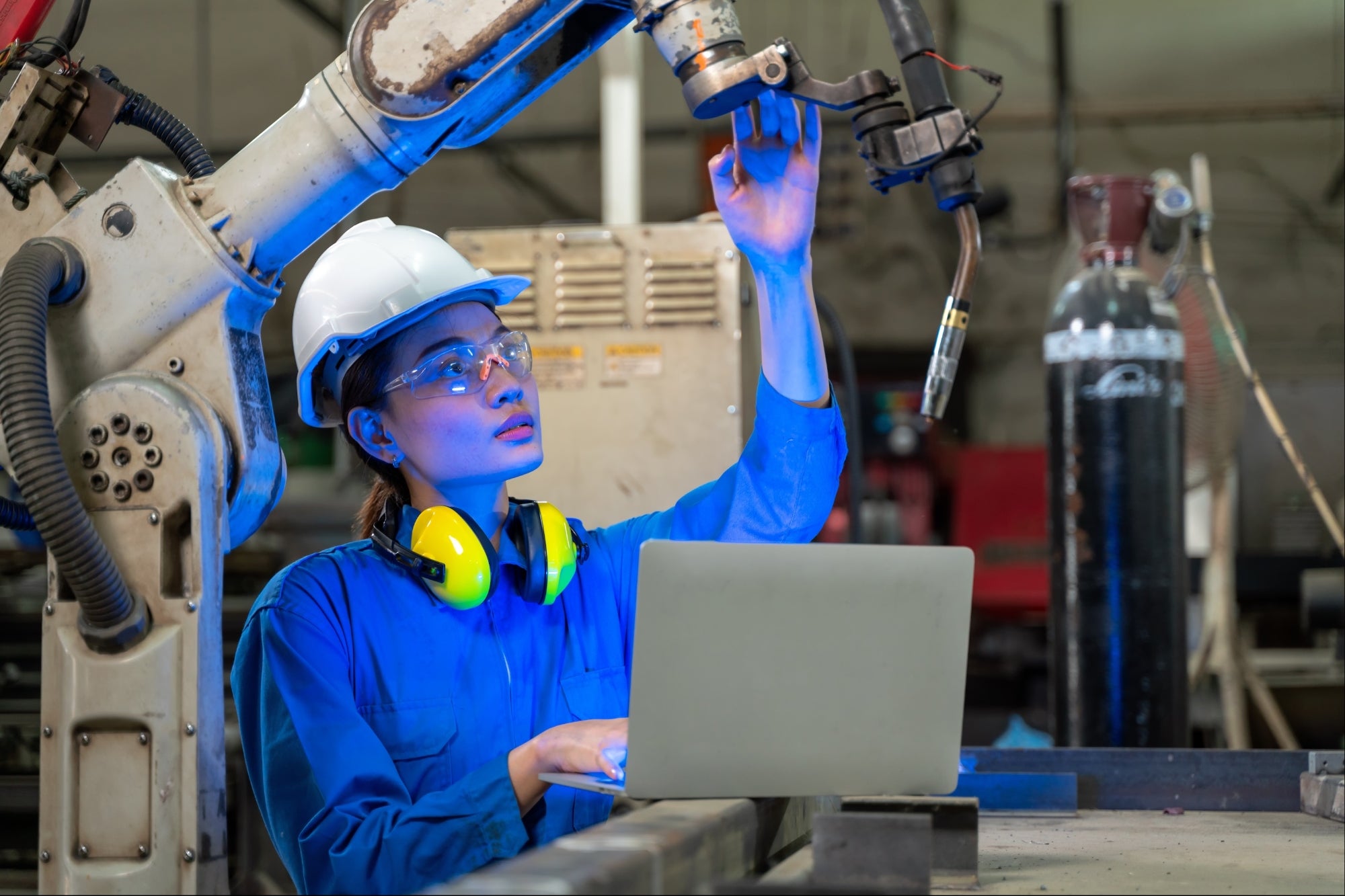 Empresas que contratan empleos de IA: redactor técnico, ingeniero, ventas