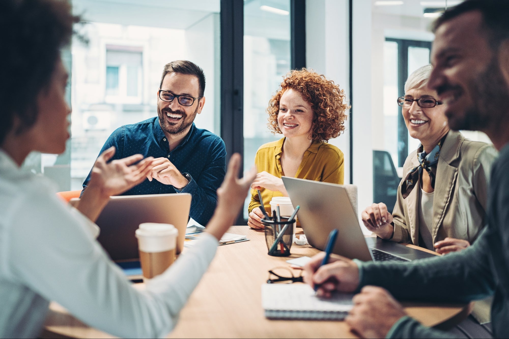 Las conversaciones abiertas suelen verse reprimidas en el trabajo: aquí se explica cómo romper ese silencio y alcanzar su verdadero potencial