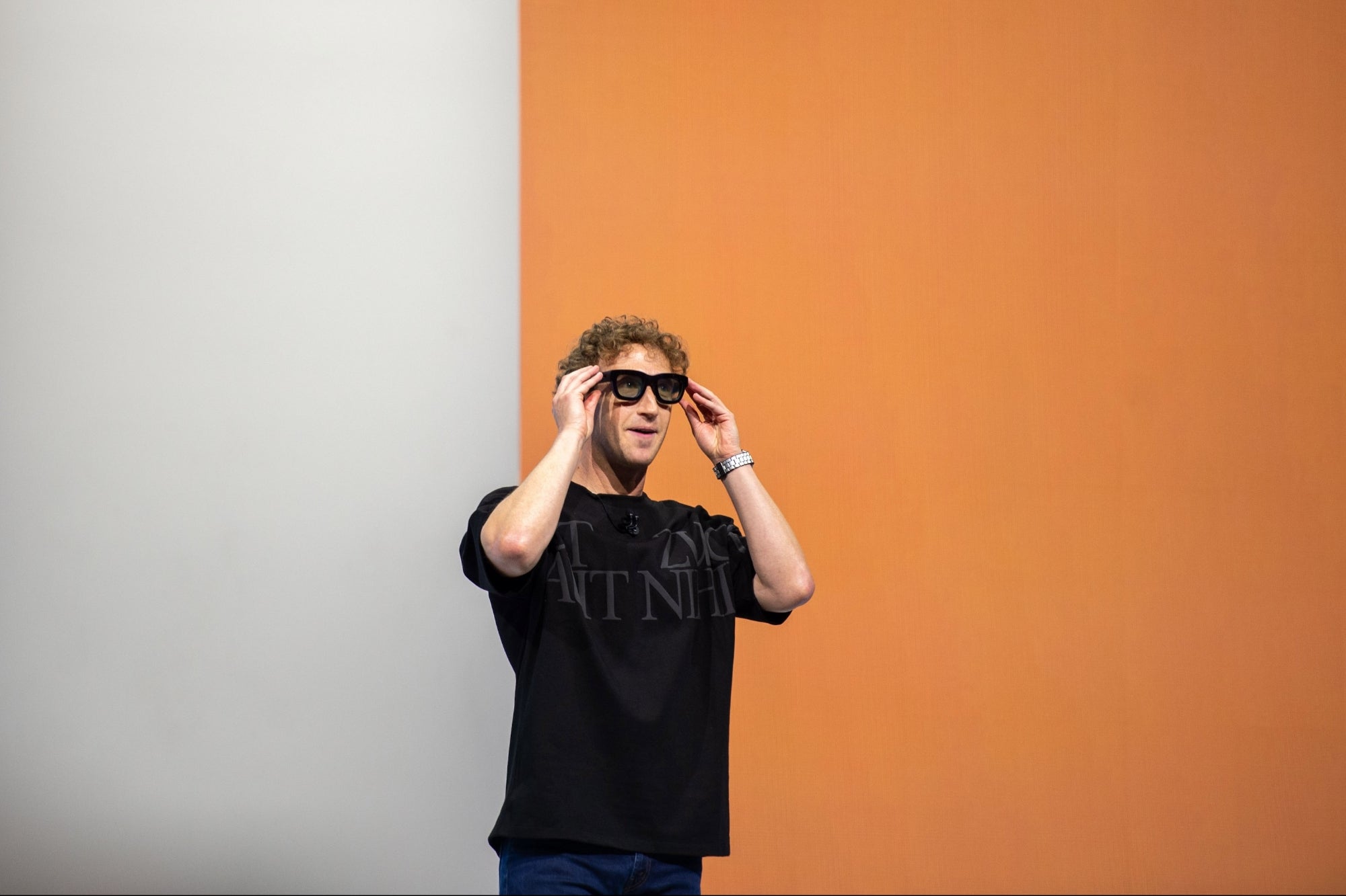 Mark Zuckerberg presenta las gafas inteligentes holográficas Orion de Meta