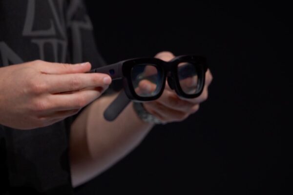 Meta presenta Orion, unas gafas de realidad aumentada que funcionan con el cerebro en un paquete diminuto