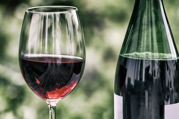 Disfrute de su dinero: invierta en buen vino y whisky