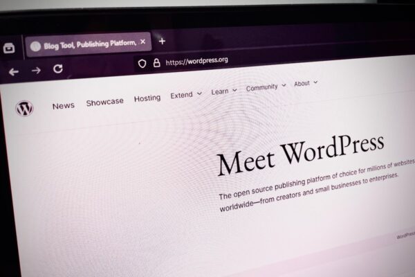 El propietario de WordPress.com, Automattic, adquiere el corrector gramatical Harper