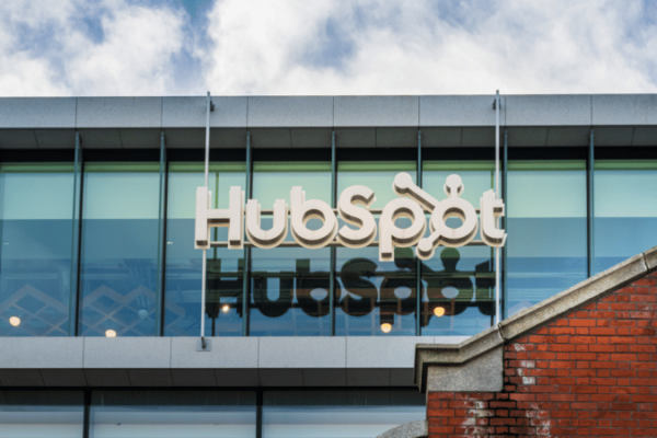 HubSpot adquirirá la plataforma de inteligencia conversacional Frame AI
