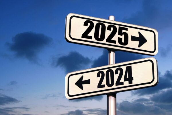 Lecciones del auge de la IA en 2024 y un camino pragmático para el marketing en 2025