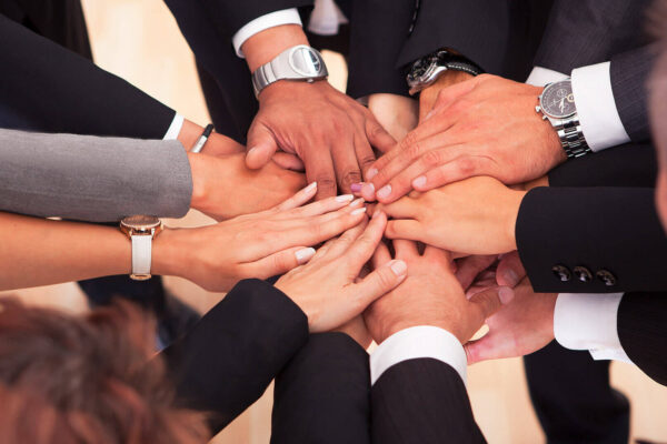 Uniphore adquiere ActionIQ e Infoworks