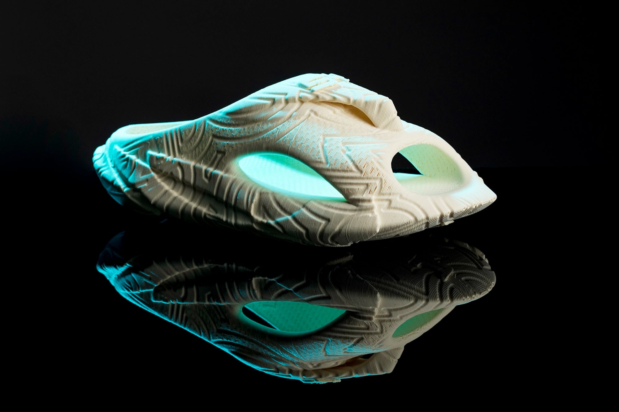 El cofundador de Reebok respalda el nuevo zapato impreso en 3D con IA de Syntilay