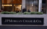 Empleados de JPMorgan decepcionados por los cheques de bonificación de 2024: informe