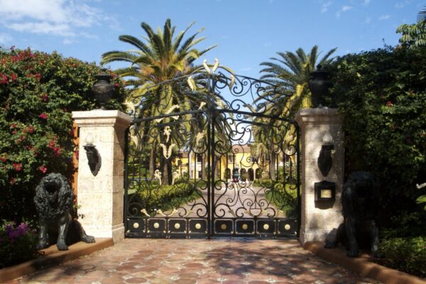 Gate to mansion driveway