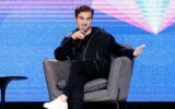 La regla única del CEO de Airbnb, Brian Chesky, para trabajos híbridos remotos