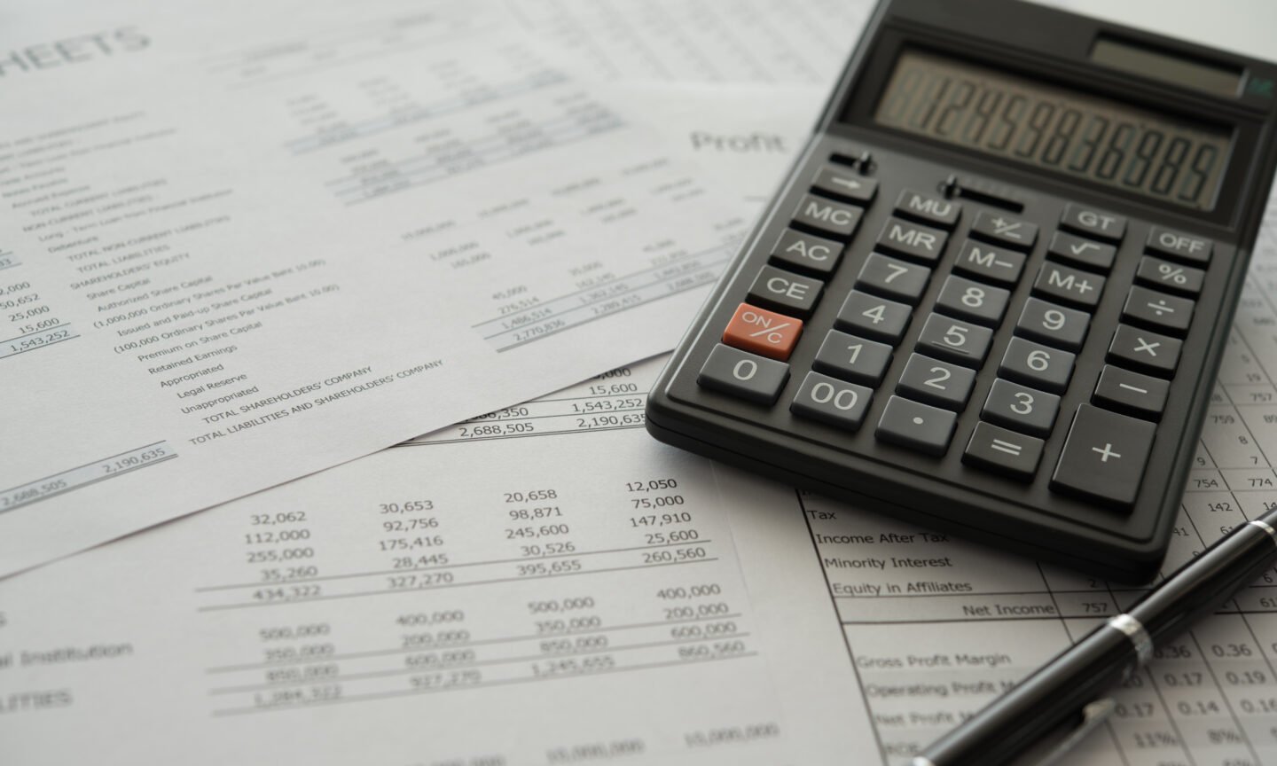 Calculadora de consolidación de la deuda comercial: pruebe nuestra herramienta fácil y fácil