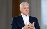 CEO Standard Chartered: Wharton MBA fue una 'pérdida de tiempo'