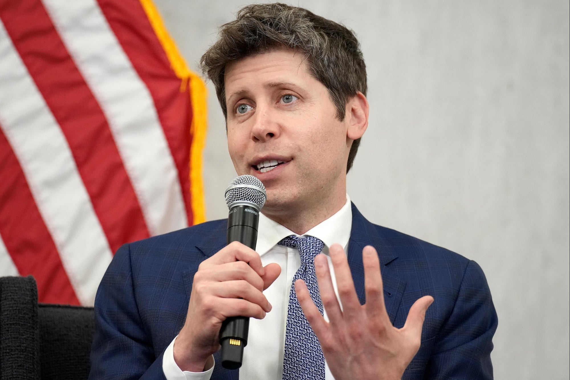 El CEO de Operai, Sam Altman, está aterrorizado sobre el fraude de AI Bank