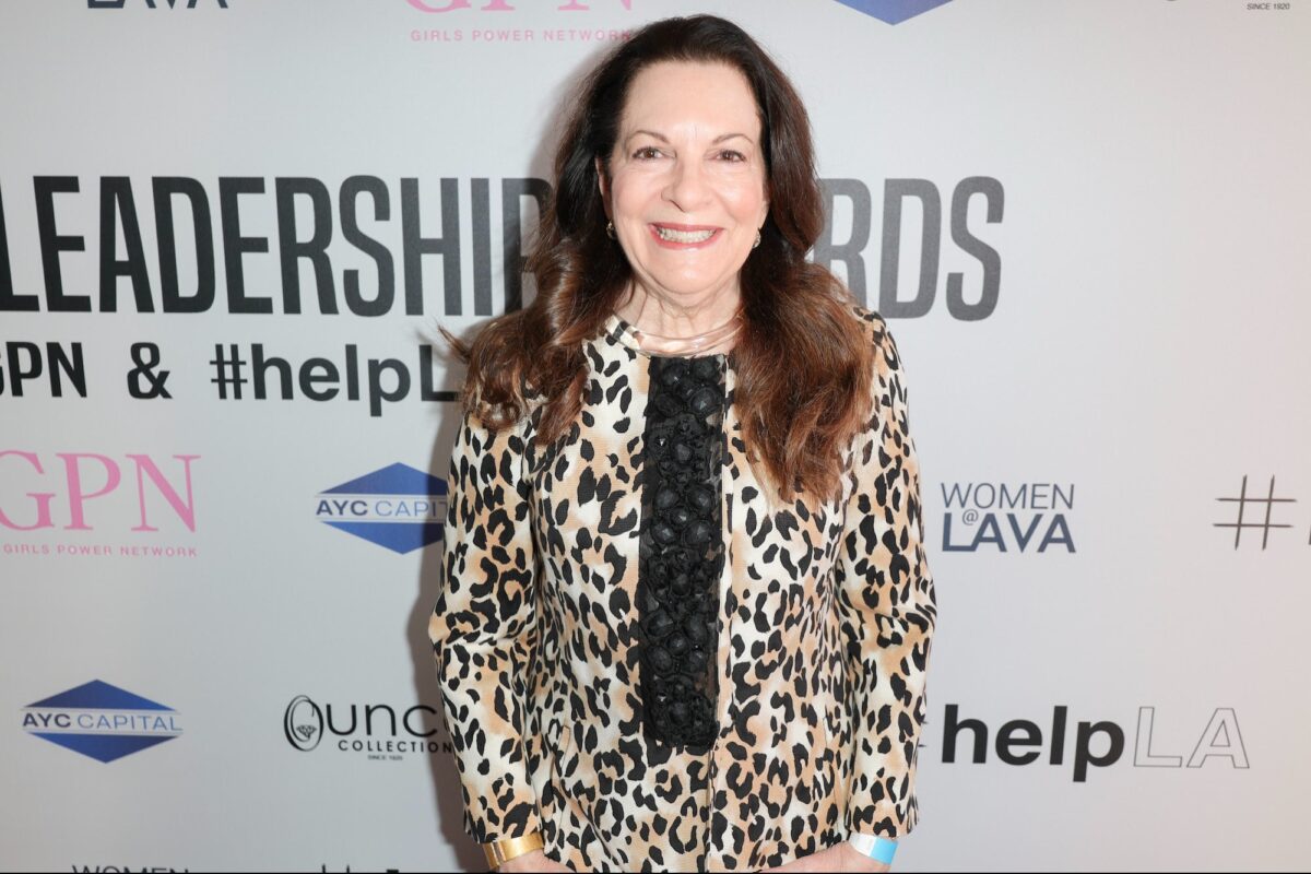 Julia Stewart: Rechazada para la promoción, más tarde la compañía adquirida