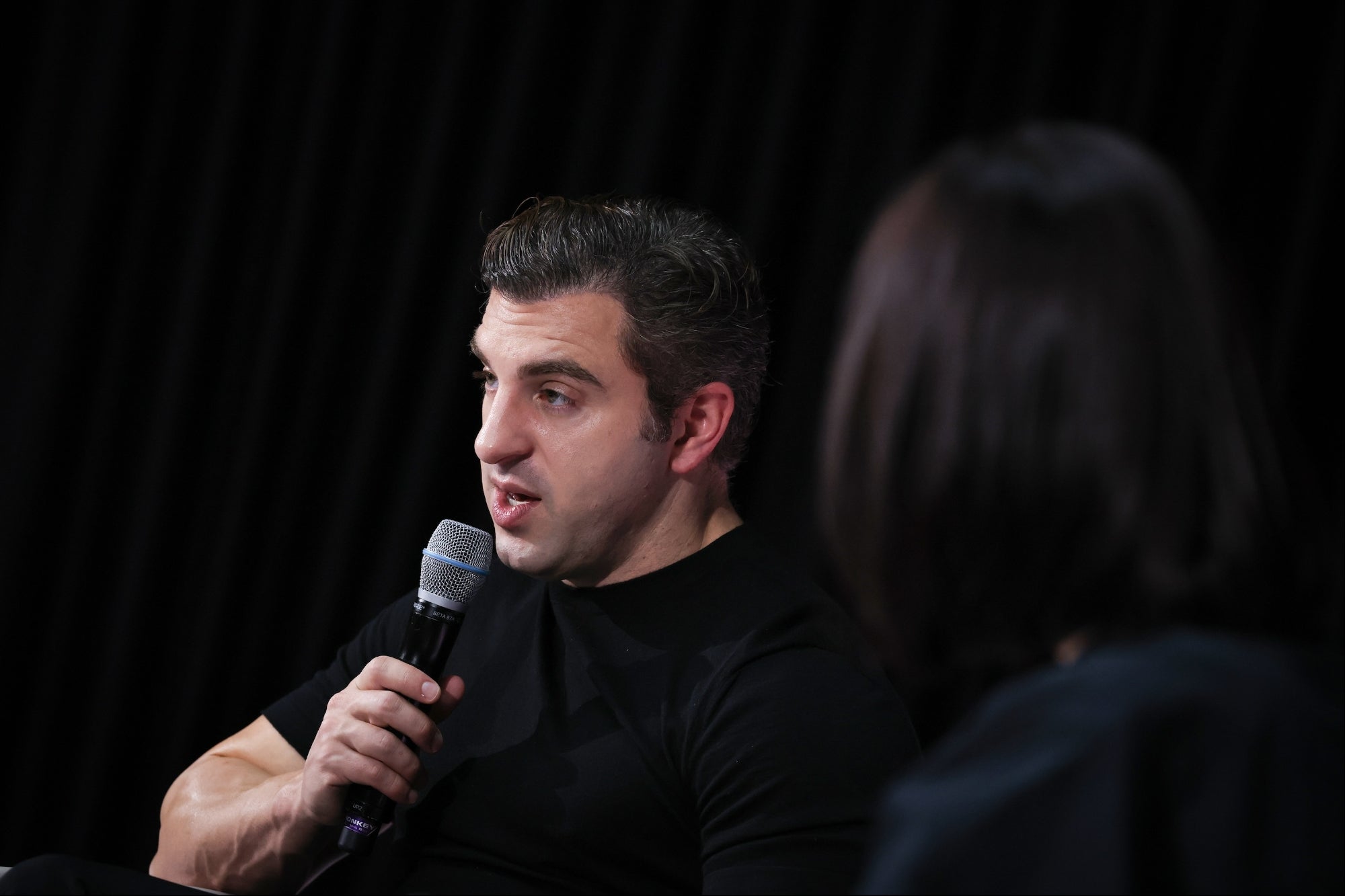 El CEO de Airbnb, Brian Chesky, está "infeliz" con el crecimiento de Airbnb
