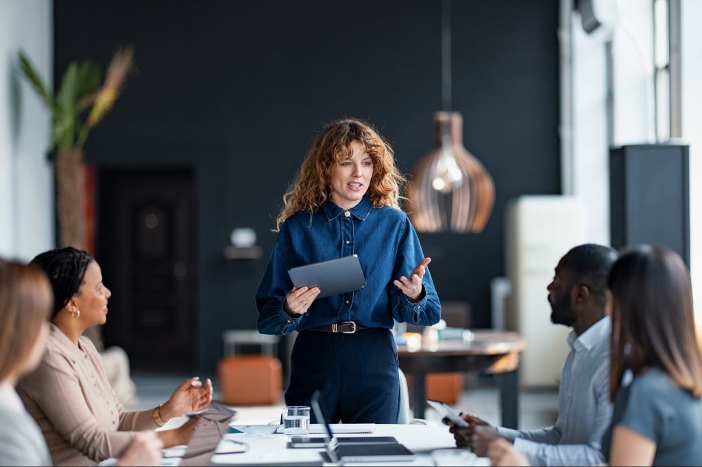 Construya un negocio de miles de millones de dólares sin un equipo de miles de millones de dólares: utilizando esta estrategia de crecimiento eficiente