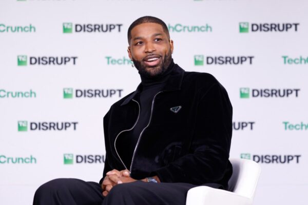 El campeón de la NBA Tristan Thompson y World Mobile lanzan la red comunitaria Uplift