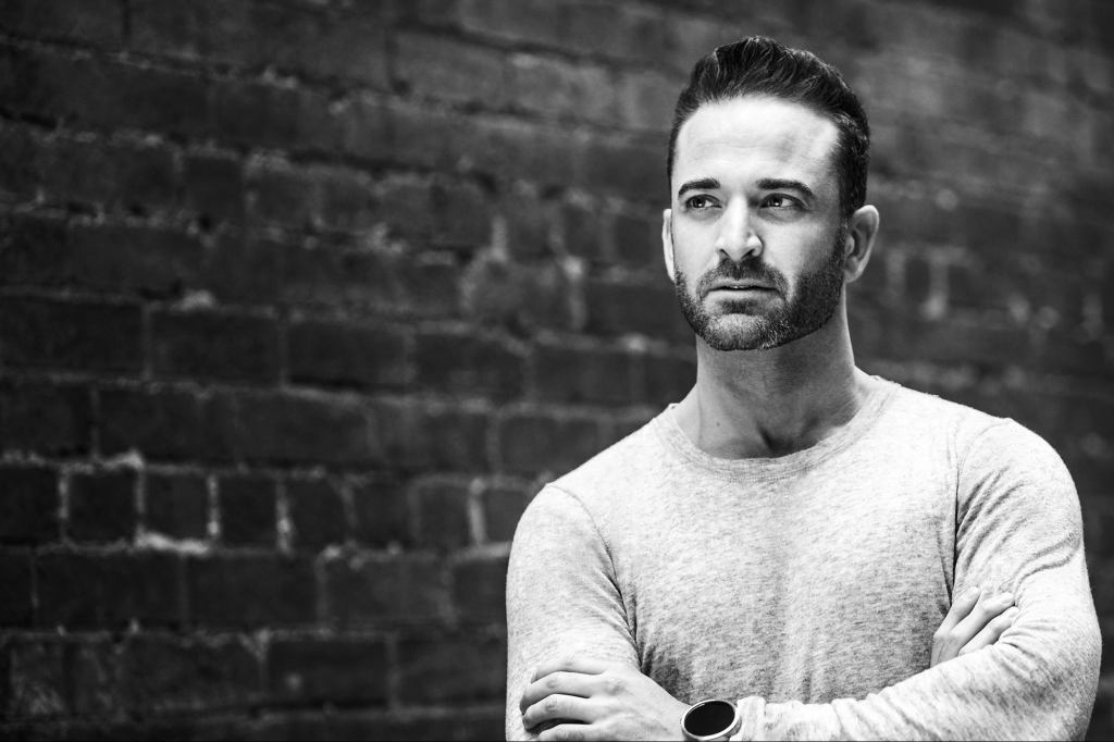 4 herramientas de inteligencia artificial que utilicé para pasar del trabajo secundario a 7 cifras en 12 meses (paso a paso)